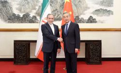 Çin Dışişleri Bakanı, İranlı mevkidaşı ile telefonda görüştü