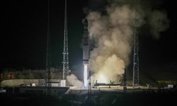 Çin, Pakistan'a ait uyduyu uzaya fırlattı