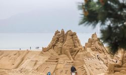 Çin'de 50'den fazla eserin yer alacağı kum heykeli sergisi için hazırlıklar sürüyor