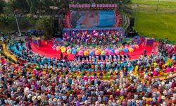 Çin'in Qionghai kentinde Sanyuesan Festivali kutlamalarına yoğun ilgi