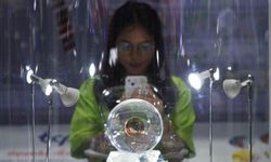 Çinli bilim insanları Ay'dan getirilen örneklerde iki yeni mineral keşfetti