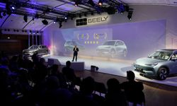Çinli otomobil üreticisi Geely, Paris'te yeni SUV modellerini tanıttı