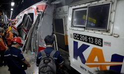 Endonezya'daki tren kazasında ölü sayısı 15'e yükseldi