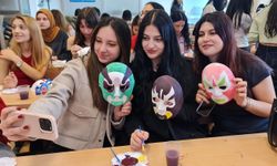 İstanbul'da üniversite öğrencileri, Pekin Operası'nın gizemli dünyasını bizzat deneyimledi