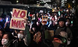 Japonya'da yaklaşık 30.000 kişi hükümet politikalarını protesto etti