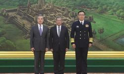 Kamboçya Başbakanı ile Çin dışişleri ve savunma bakanları bir araya geldi