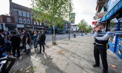 Londra'da iki kişinin yaralandığı bıçaklı saldırı 'terör eylemi' olarak nitelendirildi