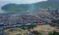 Malezya'nın Sabah eyaletinde çıkan yangında yaklaşık 1.000 ev kül oldu