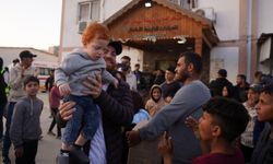 Mısır'a tahliye edilen Gazzeli bebekler 2,5 yıl sonra ailelerine kavuştu