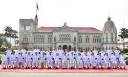 Tayland'da yeni koalisyon hükümeti göreve başladı