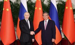Çin Başbakanı Li, Rusya Devlet Başkanı Putin ile görüştü
