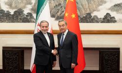 Çin Dışişleri Bakanı Wang, Beijing'de İran Dışişleri Bakanı Erakçi ile görüştü