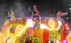 Endonezya'da 2026 Surabaya Vaganza festivali renkli görüntülere sahne oldu