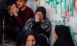 İsrail, Gazze'nin güneyini vurdu: 3 Filistinli hayatını kaybetti