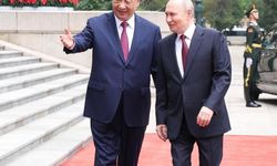 Xi ve Putin, Çin-Rusya dostluğunu anmak üzere düzenlenen fotoğraf sergisini gezdi