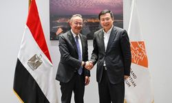 Xinhua Haber Ajansı Başkanı, Büyük Mısır Müzesi CEO'su ile görüştü
