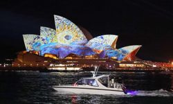 Avustralya'da düzenlenen Vivid Sidney Işık Festivali renkli görüntüler oluşturdu