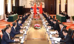 Çin Başbakanı Li, Güney Kore Başbakanı Kim ile bir araya geldi