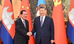 Çin Cumhurbaşkanı Xi, Kamboçya Senato Başkanı Hun Sen ile görüştü
