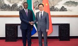 Çin Cumhurbaşkanı Yardımcısı, Güney Afrika Devlet Başkanı Yardımcısı ile görüştü
