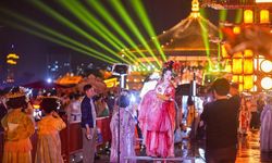 Çin'de Ejderha Teknesi Festivali ülke genelinde çeşitli etkinliklerle kutlandı