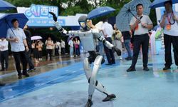 Çin'in Hangzhou kentinde düzenlenen fuarda yapay zeka alanındaki son teknolojik gelişmeler sergilendi