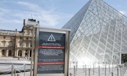 Fransa'yı etkisi altına alan aşırı sıcaklar, Louvre Müzesi'nin ziyaret saatlerini etkiledi
