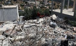 İsrail güçleri, Batı Şeria'da Filistinlilere ait bir evi yıktı