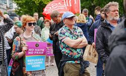 Kuzey İrlanda'nın başkenti Belfast'ta ırkçılık karşıtı protesto