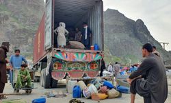 Pakistan: 10 Temmuz'dan itibaren vizesiz tüm Afgan vatandaşları tutuklanacak