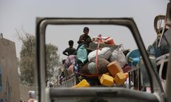 Afganistan: Son bir ayda 76.000'den fazla Afgan mülteci ülkeye geri döndü