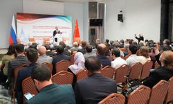Ankara'da Çin-Rusya ortaklığının değerlendirildiği toplantıda uzmanlar çok kutuplu dünyanın yükselişine dikkat çekti