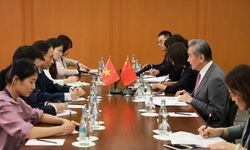Çin Dışişleri Bakanı: Çin ve Vietnam birlik ve işbirliğini güçlendirmeli