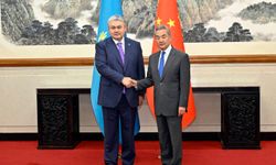 Çin Dışişleri Bakanı Wang, Kazakistanlı mevkidaşı Köşerbayev ile görüştü