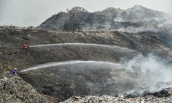 Endonezya: Aşırı hava koşulları çöp depolama alanlarındaki yangın riskini artırıyor