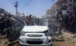İsrail'e ait İHA'lar Gazze'de iki aracı vurdu: 4 ölü, 14 yaralı