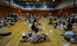 Japonya'da depremin ardından spor salonları geçici barınma merkezlerine dönüştürüldü