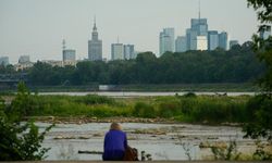 Polonya'nın en uzun nehri Vistül'de su seviyesi kritik noktaya geriledi