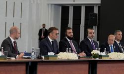 Suriye ve Fransa, Macron'un ziyareti sırasında yatırım anlaşmaları imzaladı