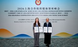 'Xi Jinping'in Liderliğinde Çin'in Yönetişimi' kitabının Kırgızca baskısı için Bişkek'te telif lisans anlaşması teati ed