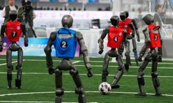 Çin'de düzenlenen robot oyunları renkli görüntülere sahne oldu