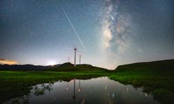 Çin'in farklı eyaletlerinden gözlemlenen Perseid meteor yağmuru gökyüzünde görsel şölen oluşturdu