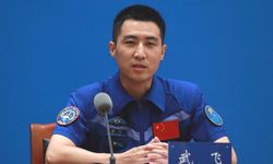 Çin'in Shenzhou-21 astronotları uzay görevinin ardından ilk kez basın karşısına çıktı