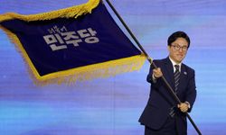 Eski Güney Kore Başbakanı Kim Min-seok, iktidardaki Demokrat Parti'nin yeni lideri seçildi