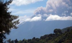 Guatemala'da Fuego Yanardağı'ndaki volkanik faaliyetler şiddetlendi: Ülke genelinde turuncu alarm verildi