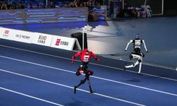 İnsansı robot Beijing'de Usain Bolt'un 100 metre rekorunu geride bıraktı