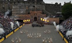 İskoçya'nın başkenti Edinburgh'da festival sezonu başladı