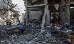 İsrail'in Gazze'ye yönelik hava saldırıları sürüyor: 3 ölü