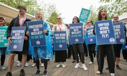Kanada'nın ikinci büyük havayolu şirketi WestJet'te grev, yüzlerce uçuş iptal edildi