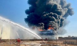 Libya'da petrol rafinerisine saldırı sonrası yakıt tankı alev aldı